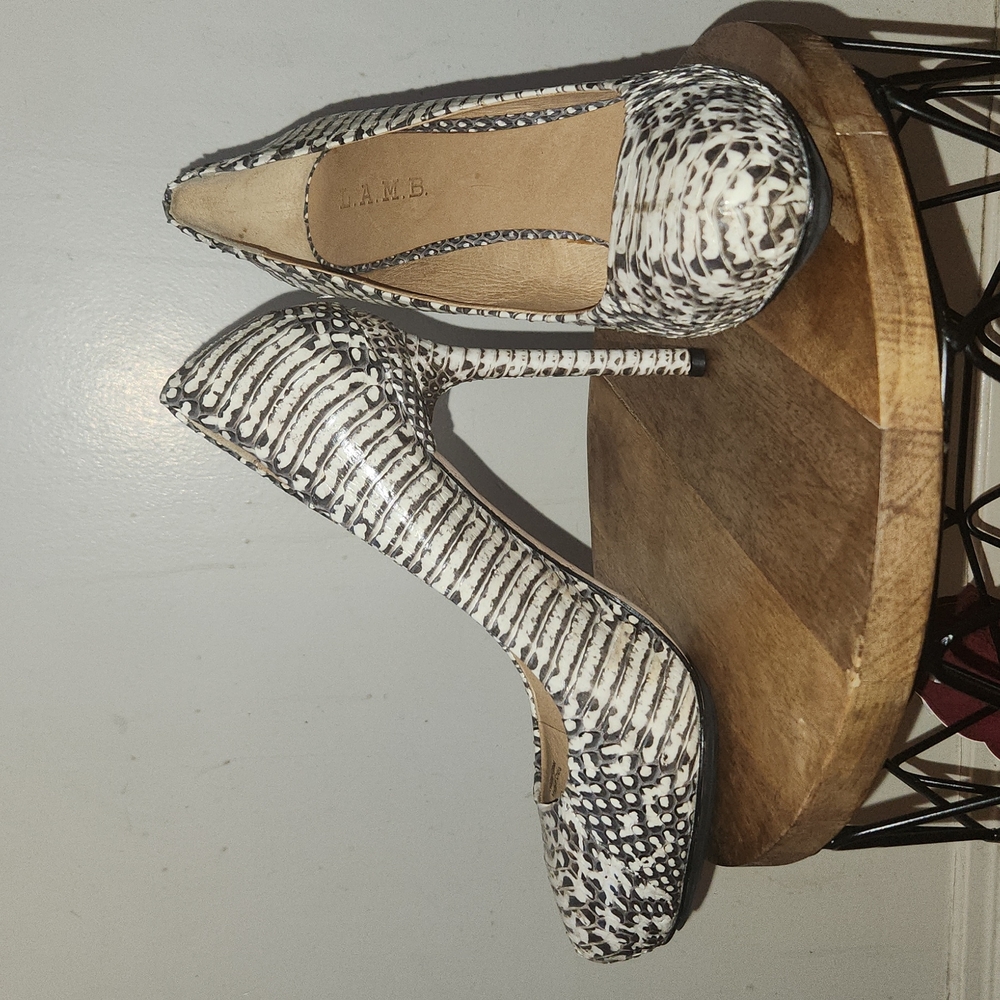 L.A.M.B Platform Pumps